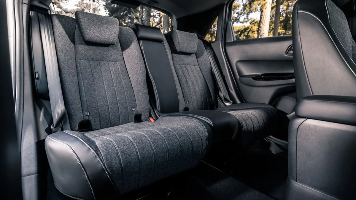 Proč zkušení řidiči volí tento hatchback místo módních SUV - image 1